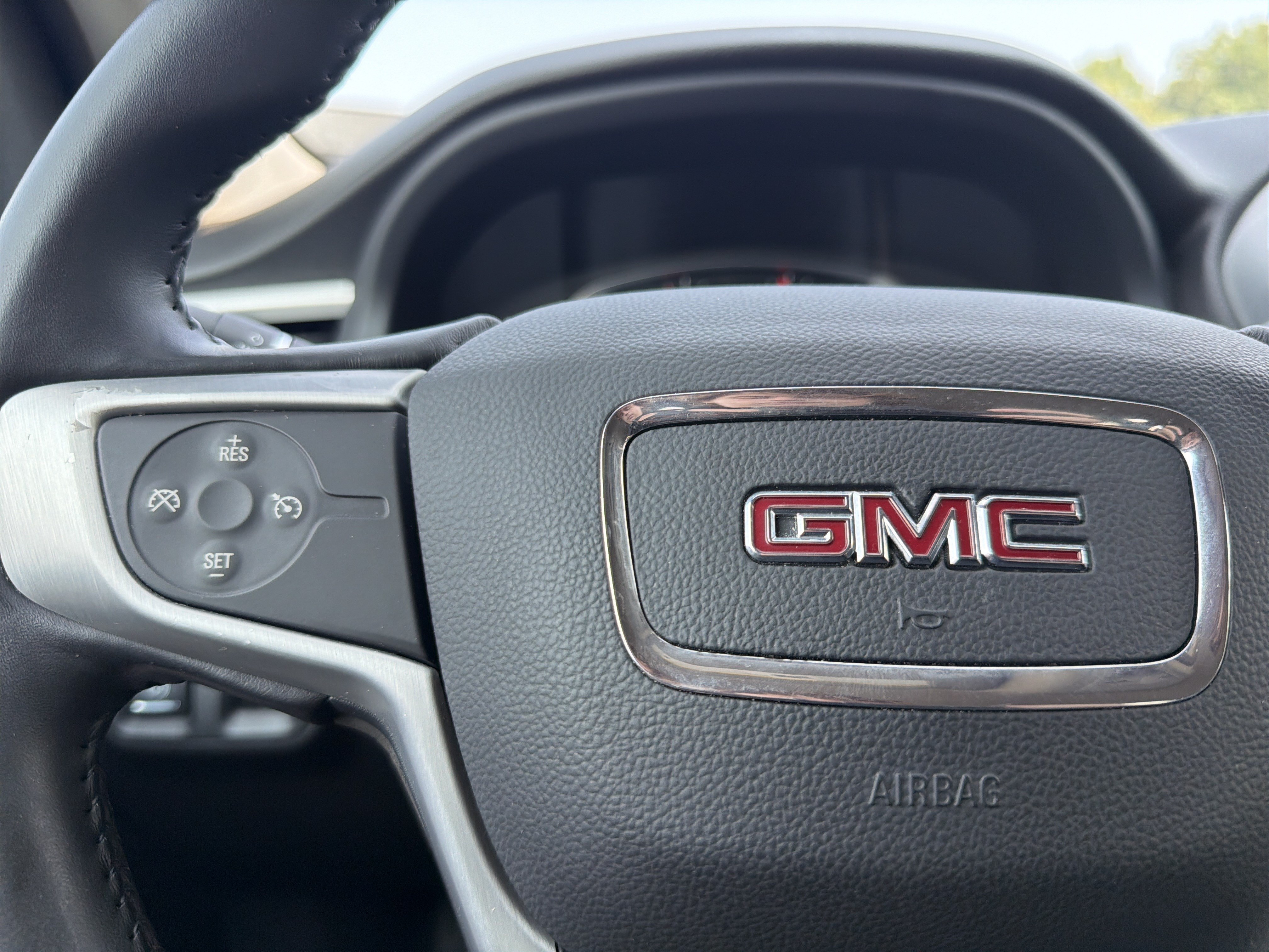 Certified 2020 GMC Acadia SLT w/ LPO, Floor Liner Package FWD image 28