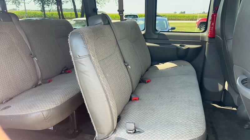 Used 2018 Chevrolet Express 3500 LT w/ LT Preferred Equipment Group RWD image 11