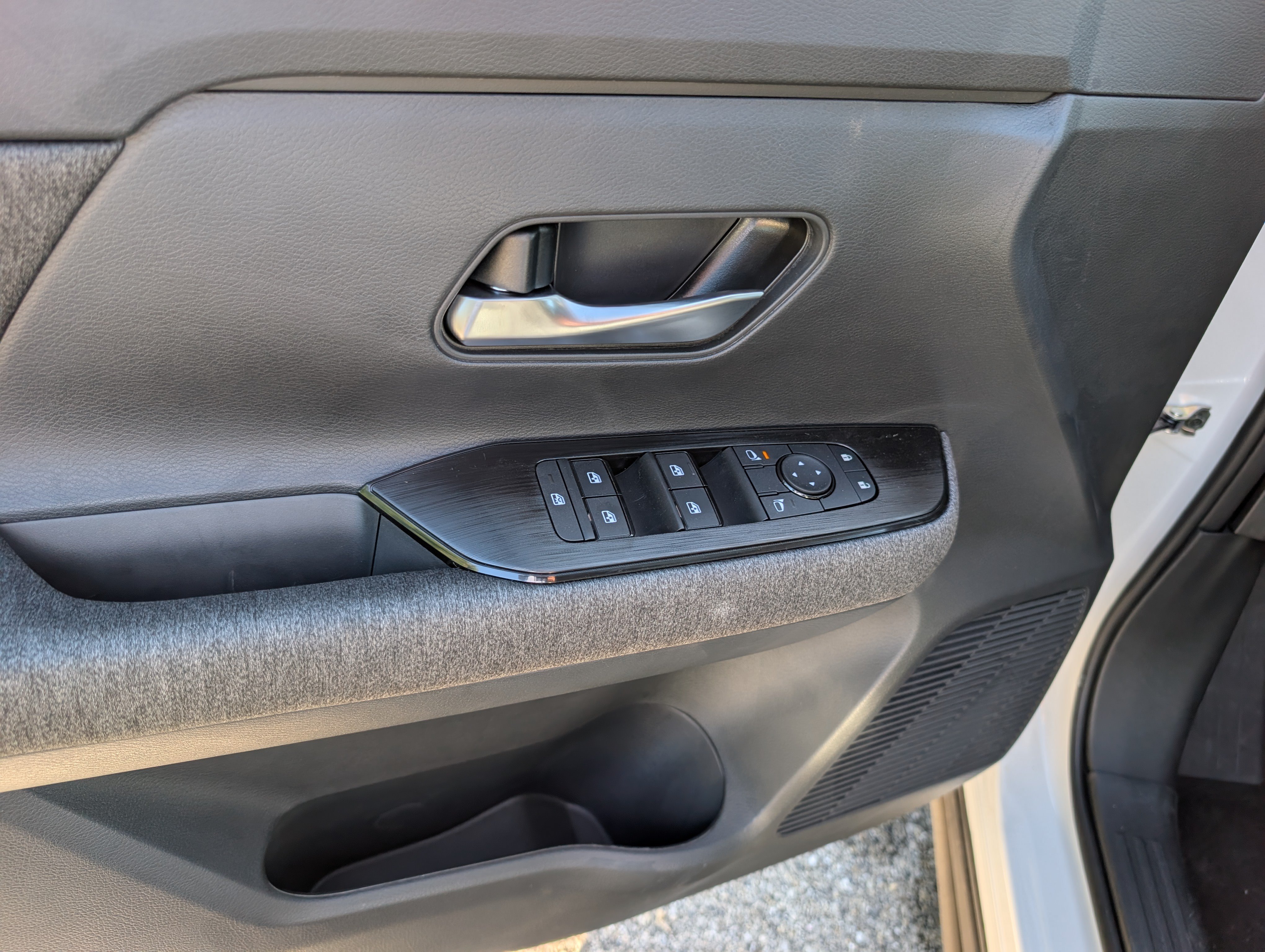 New 2027 Nissan Kicks SV w/ SV Premium Package AWD/4WD image 14