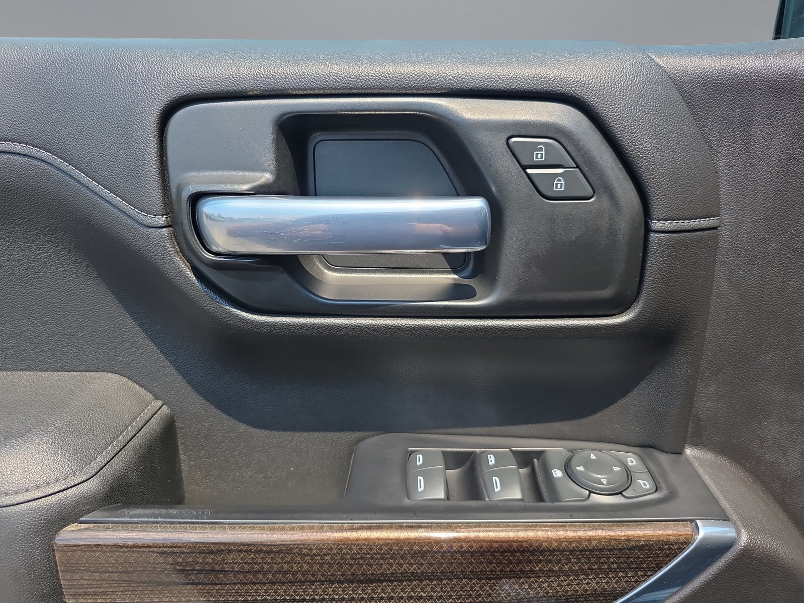 Used 2020 Chevrolet Silverado 1500 LT w/ All-Star Edition AWD/4WD image 23