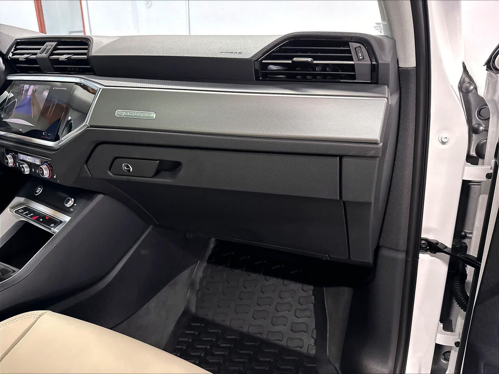 Certified 2025 Audi Q3 2.0T Premium AWD/4WD image 17