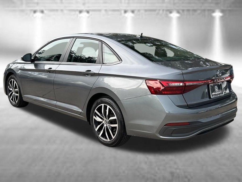 Certified 2026 Volkswagen Jetta SE FWD image 4
