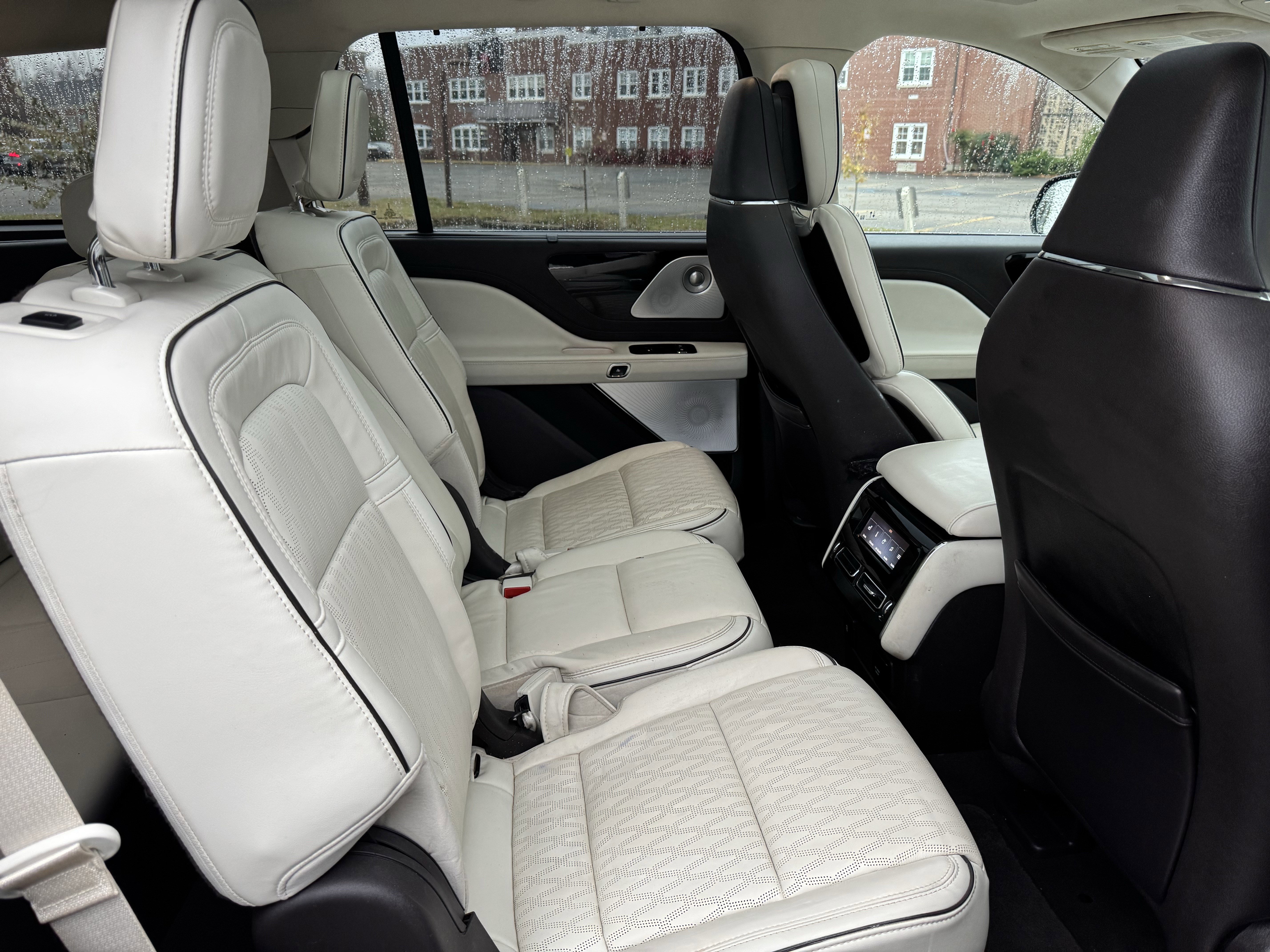 Used 2022 Lincoln Aviator Black Label w/ Dynamic Handling Package image 40