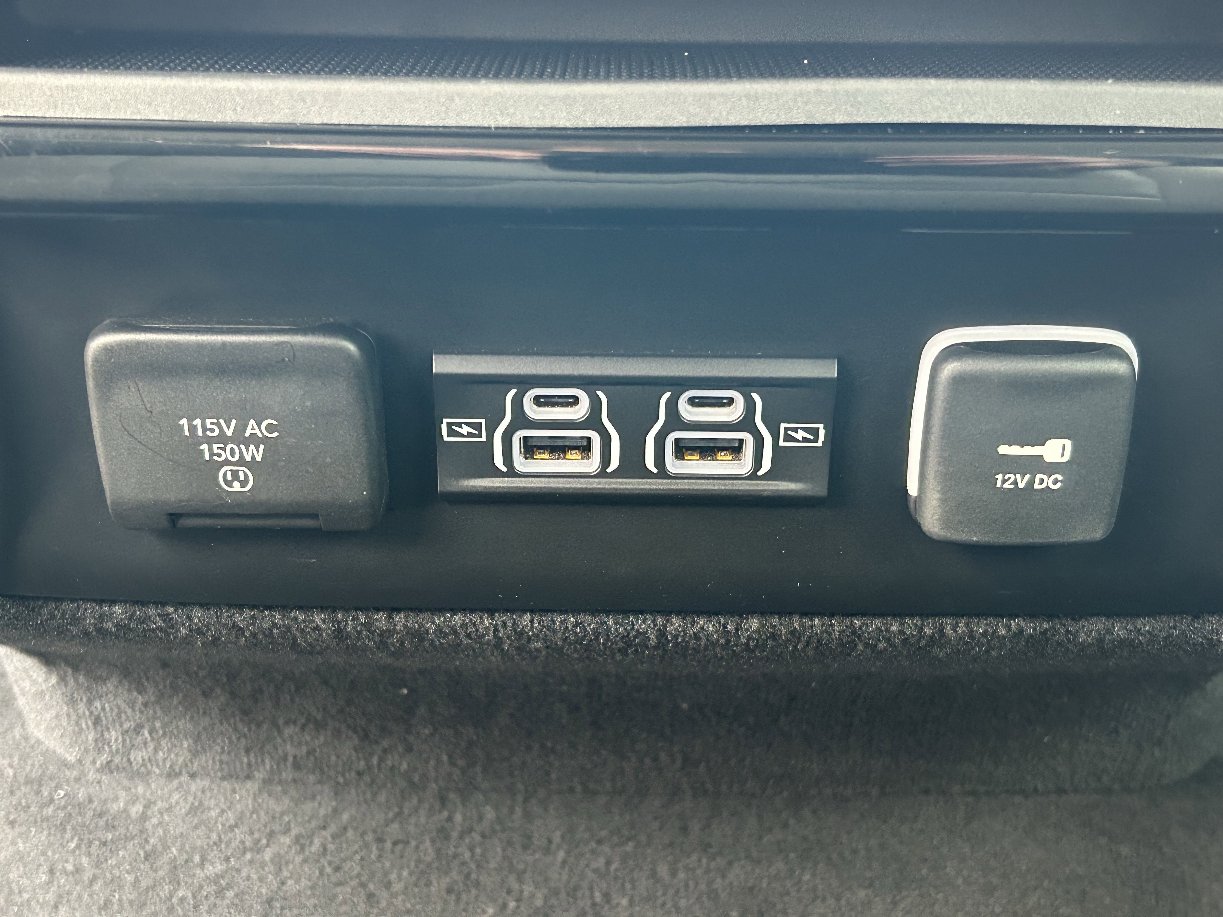 Used 2024 Jeep Wagoneer Series II w/ Flexible Seating Group image 21