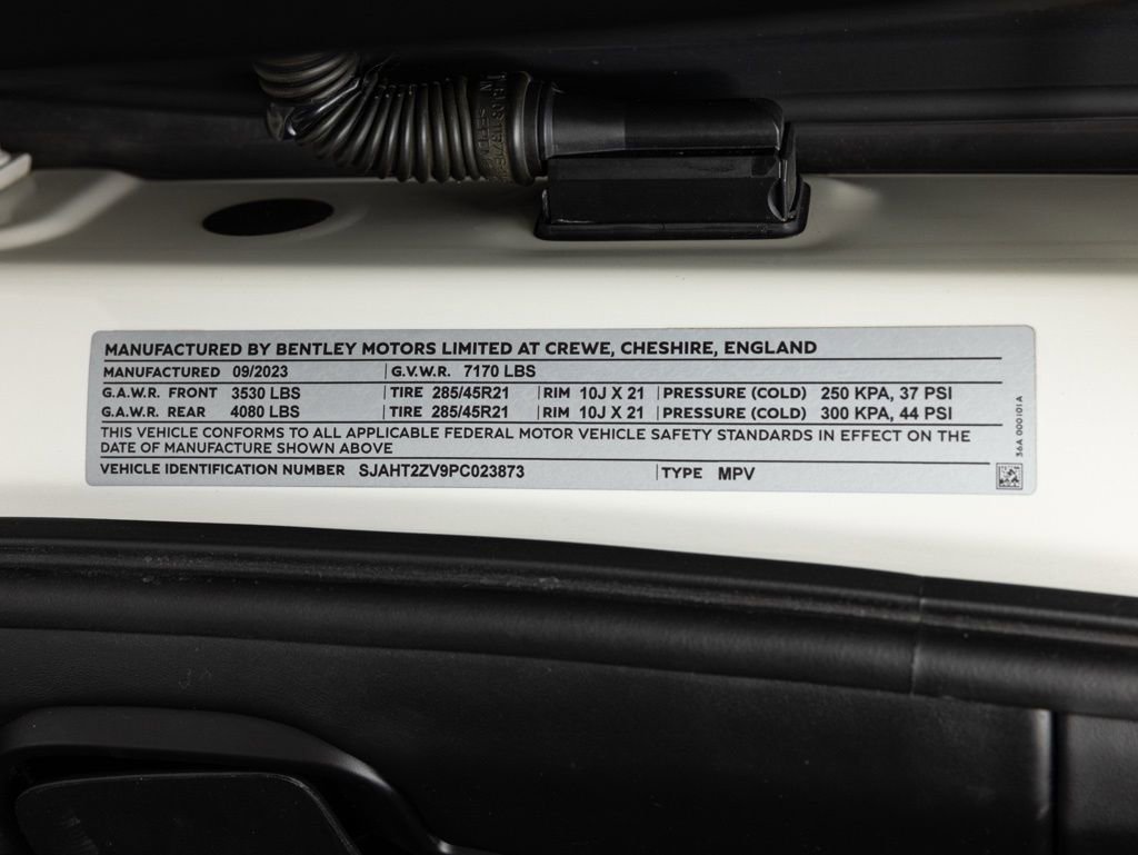 Used 2023 Bentley Bentayga Extended Wheelbase image 96