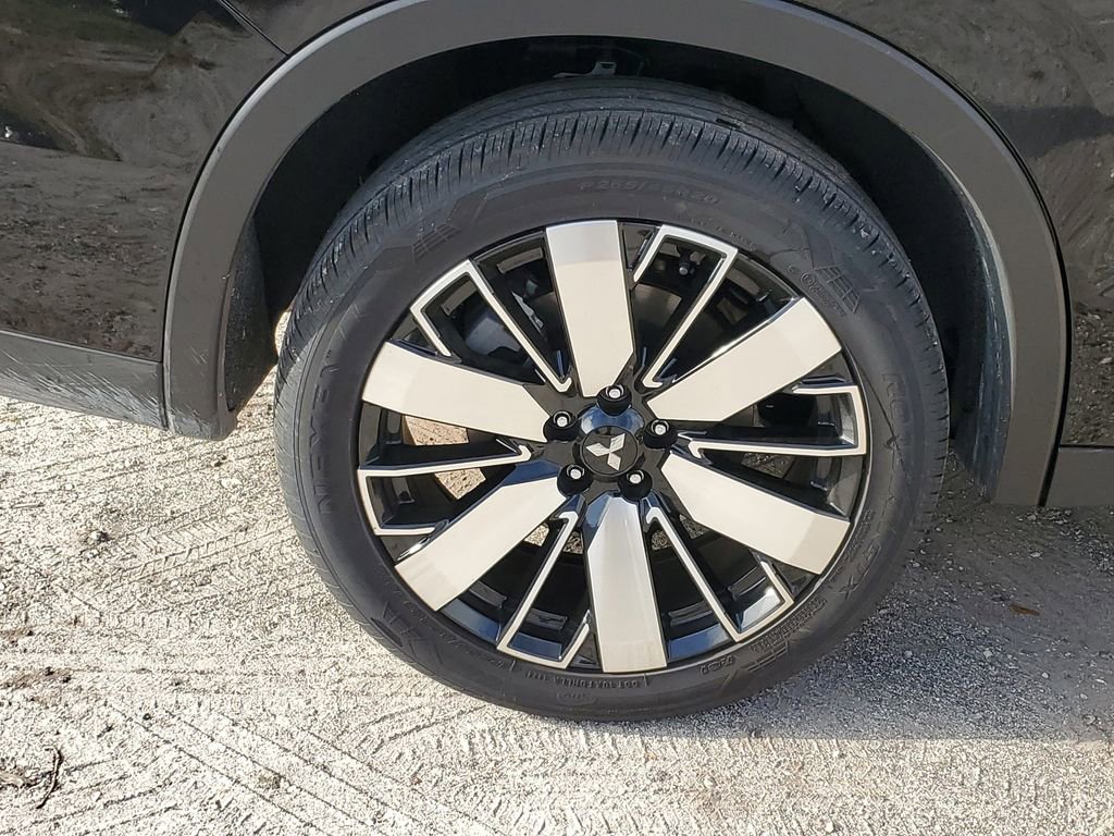 Used 2025 Mitsubishi Outlander SE image 5