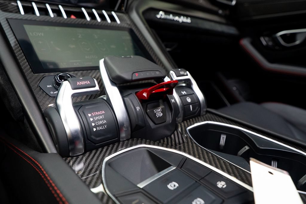 Used 2023 Lamborghini Urus Performante AWD/4WD image 48