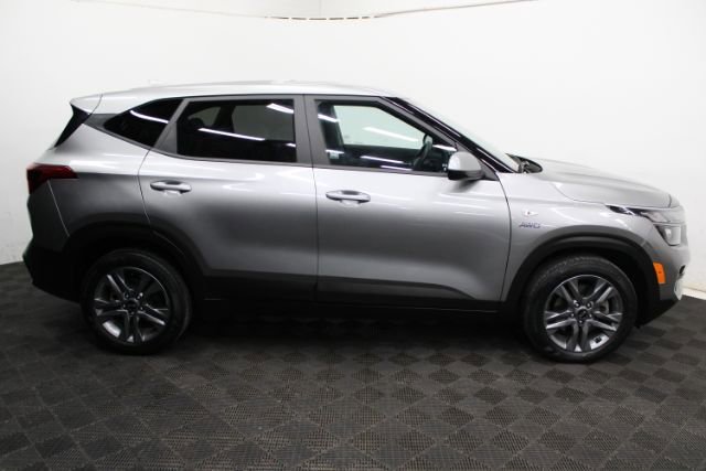 Used 2021 Kia Seltos LX image 4