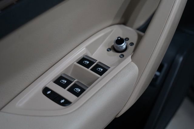 Used 2020 Audi Q5 2.0T Premium w/ Convenience Package image 19