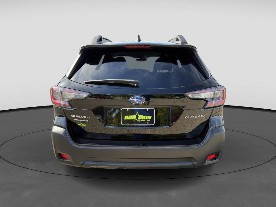 Used 2023 Subaru Outback Premium image 7