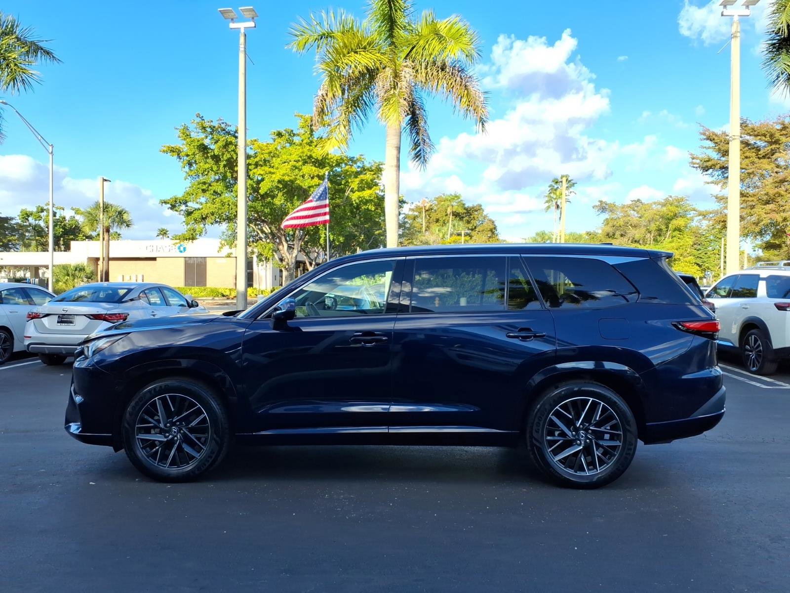 Used 2024 Lexus TX 350 FWD w/ Technology Package image 2