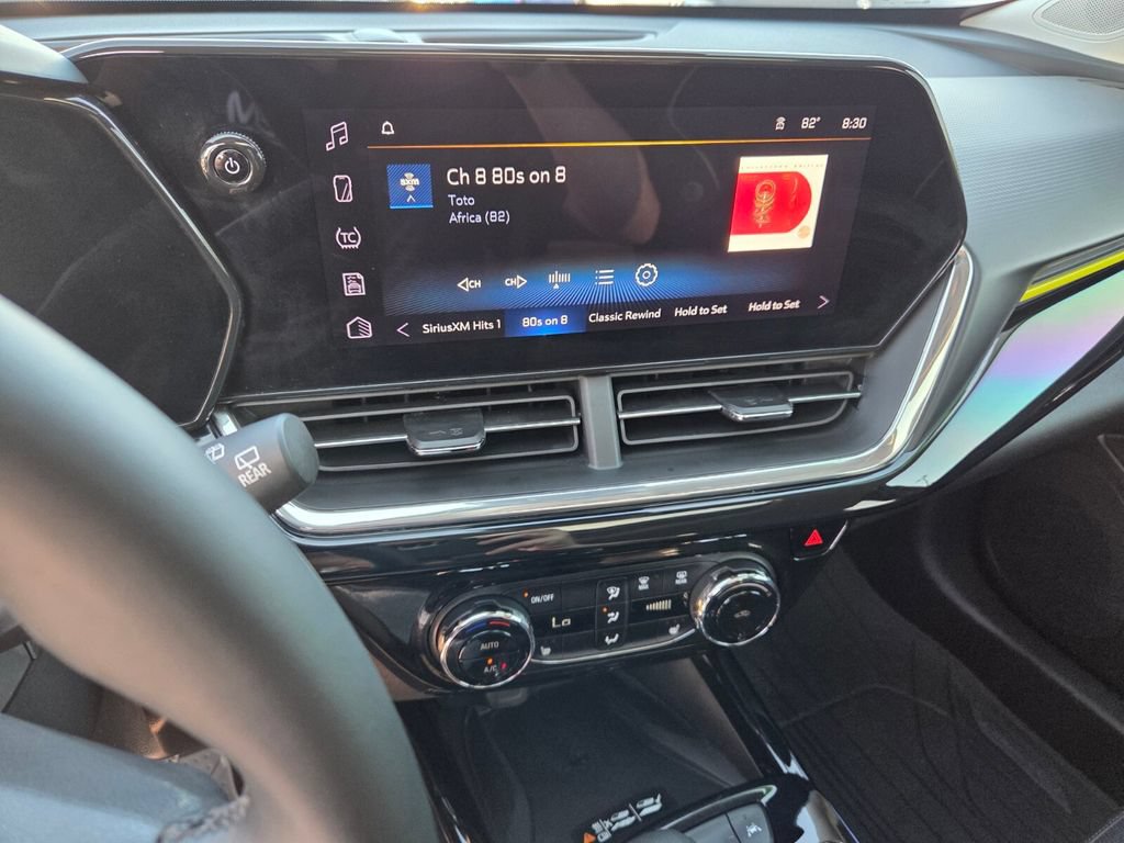 Used 2024 Chevrolet Trax ACTIV w/ Sunroof Package FWD image 25