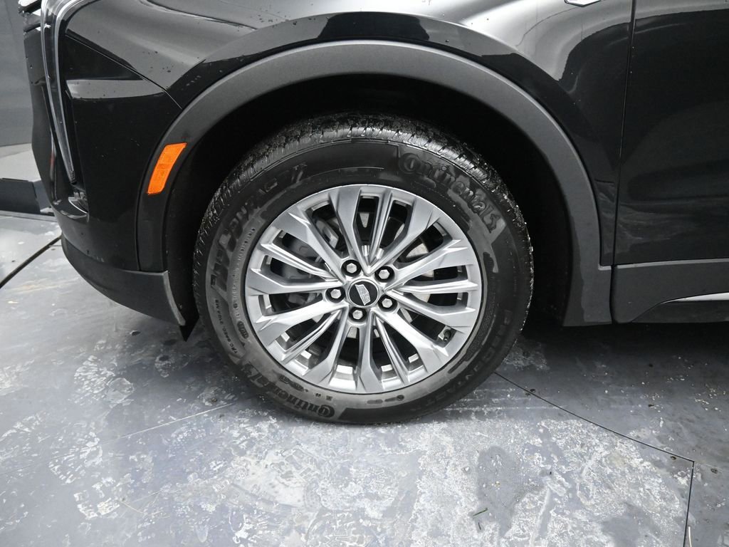 Used 2025 Cadillac XT4 Premium Luxury image 14