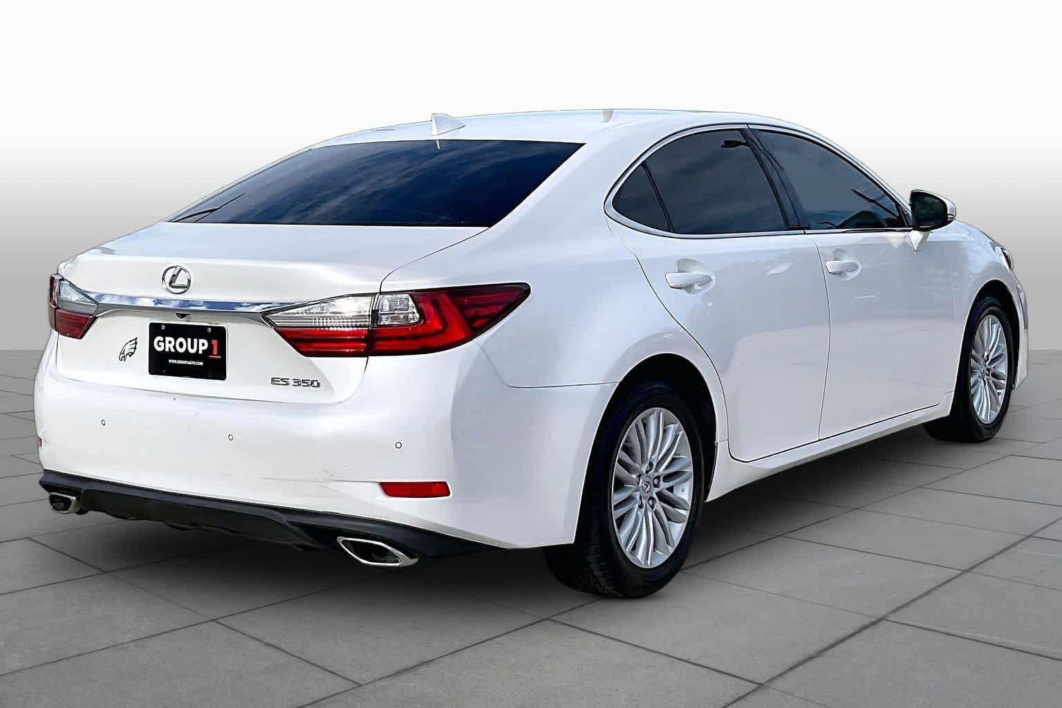 Used 2016 Lexus ES 350 w/ Premium Package w/Wood Trim FWD image 12
