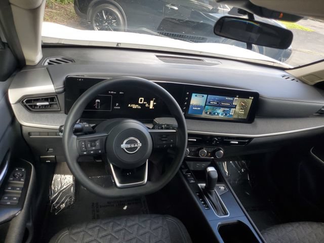 Used 2025 Nissan Kicks SV w/ SV Premium Package FWD image 10