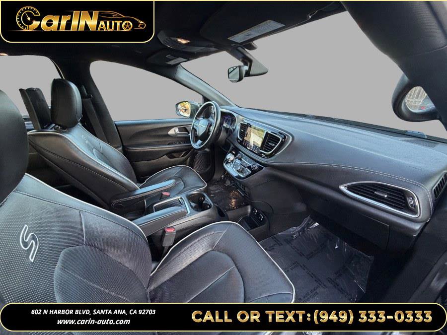 Used 2019 Chrysler Pacifica Limited w/ S Appearance Package image 11