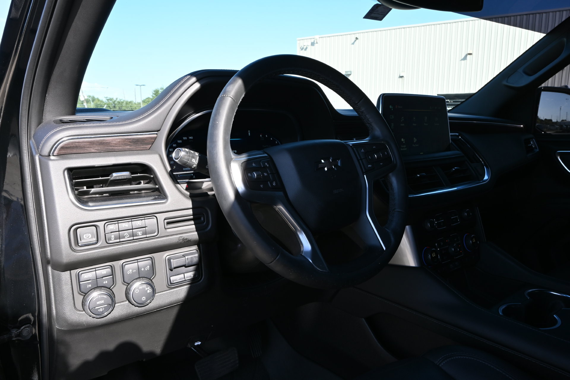 Used 2024 Chevrolet Tahoe Z71 w/ Off-Road Capability Package AWD/4WD image 18