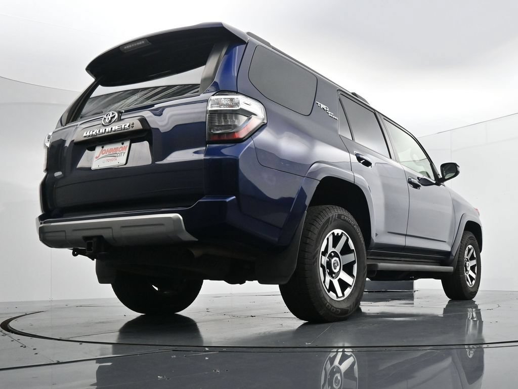 Used 2022 Toyota 4Runner TRD Off-Road Premium w/ Moonroof Package AWD/4WD image 36