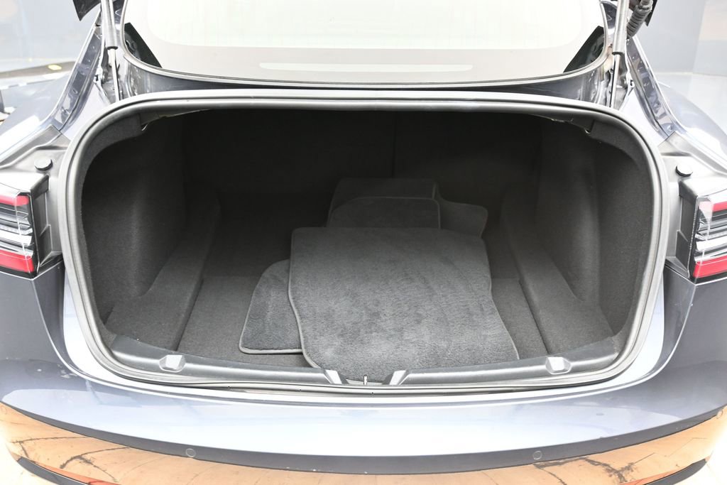 Used 2018 Tesla Model 3 Long Range image 16