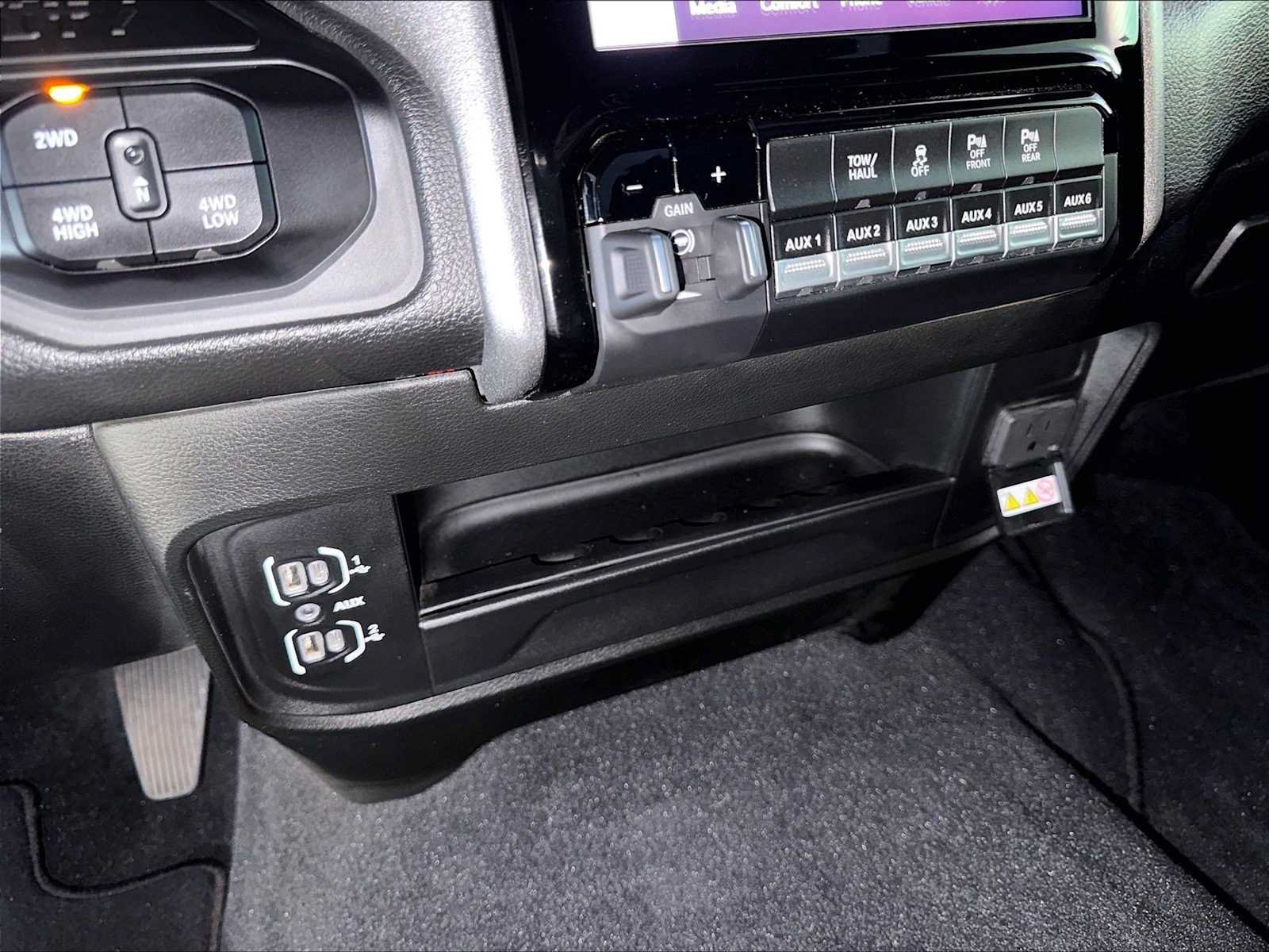 Used 2025 RAM 3500 Tradesman AWD/4WD image 41