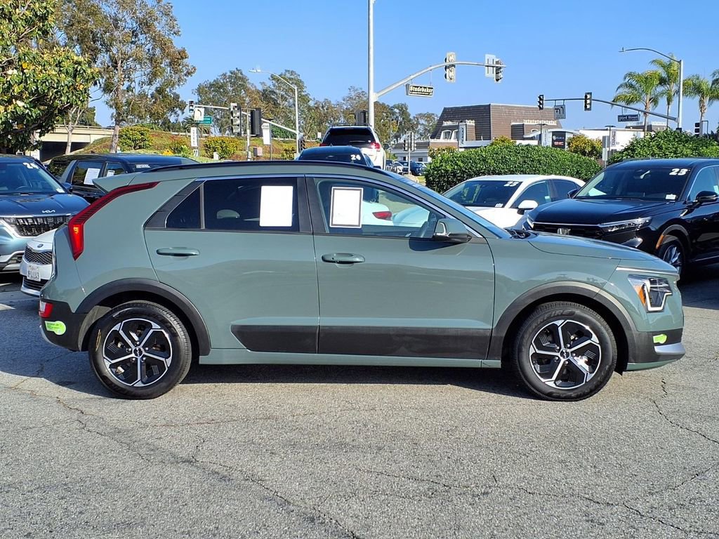 Certified 2023 Kia Niro EX FWD image 5