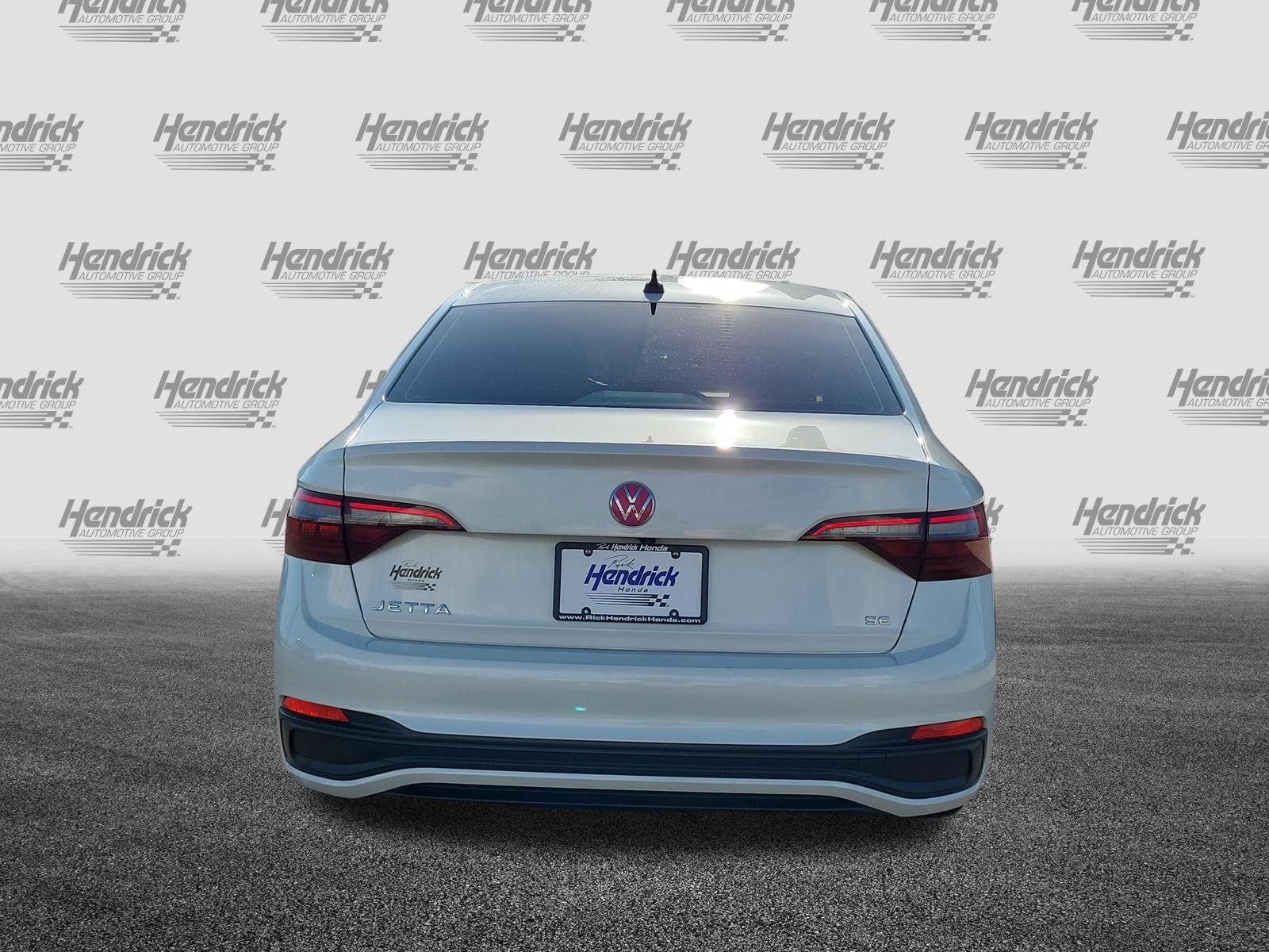 Used 2023 Volkswagen Jetta SE FWD image 6