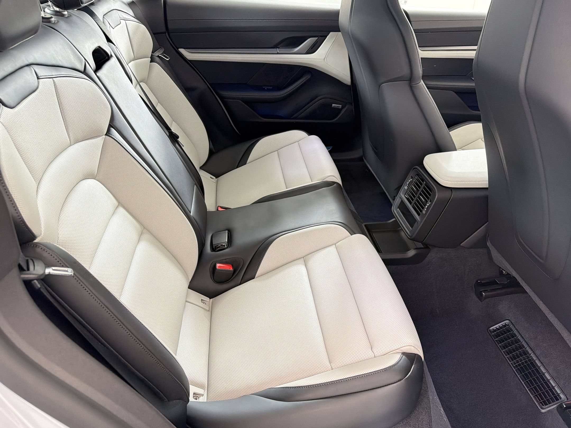 New 2026 Porsche Taycan AWD/4WD image 27