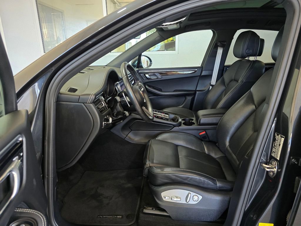 Used 2023 Porsche Macan S image 23