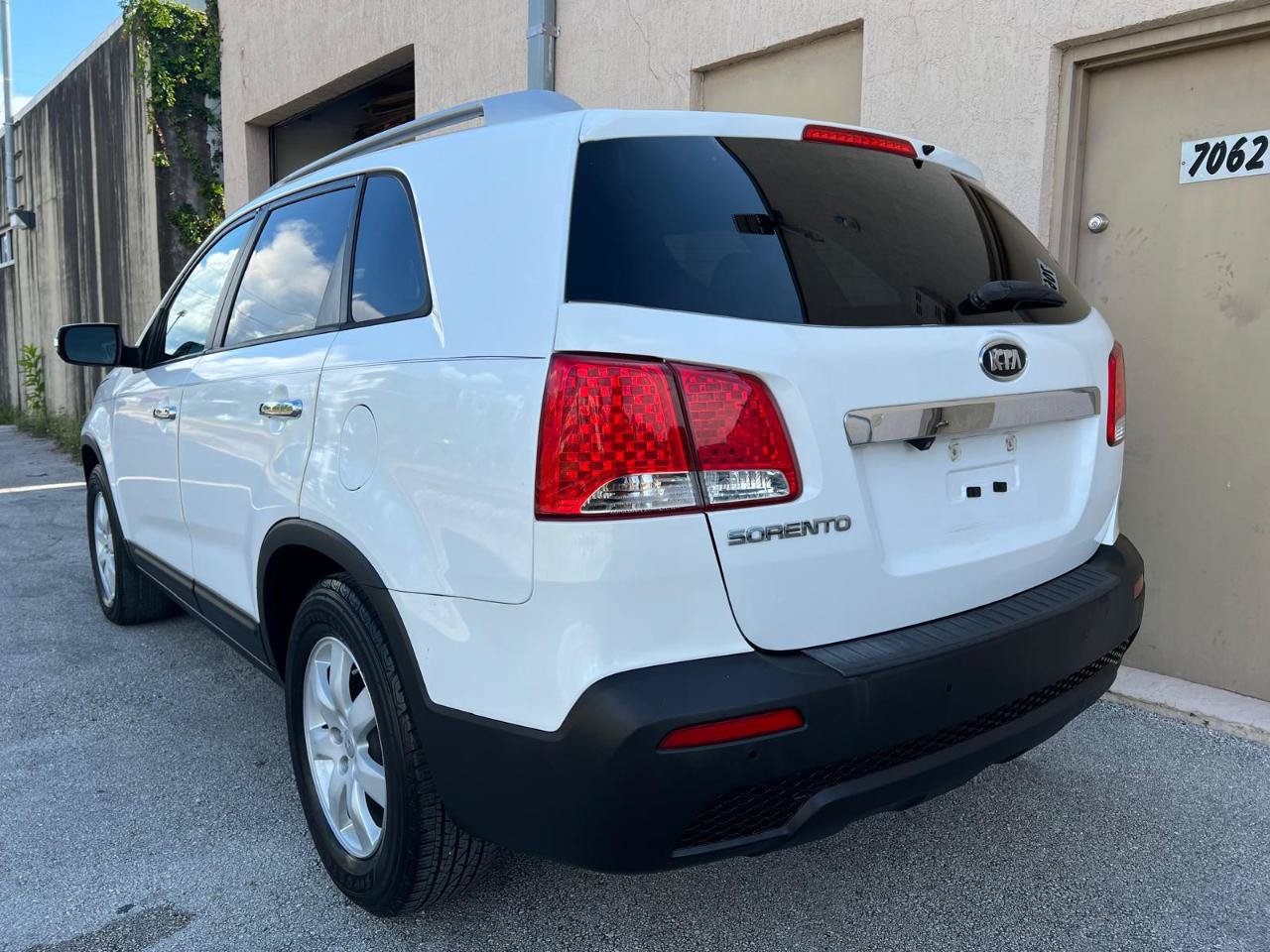 Used 2013 Kia Sorento LX w/ Convenience Pkg FWD image 7