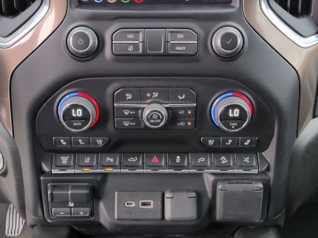 Used 2023 Chevrolet Silverado 3500 High Country w/ Technology Package AWD/4WD image 9