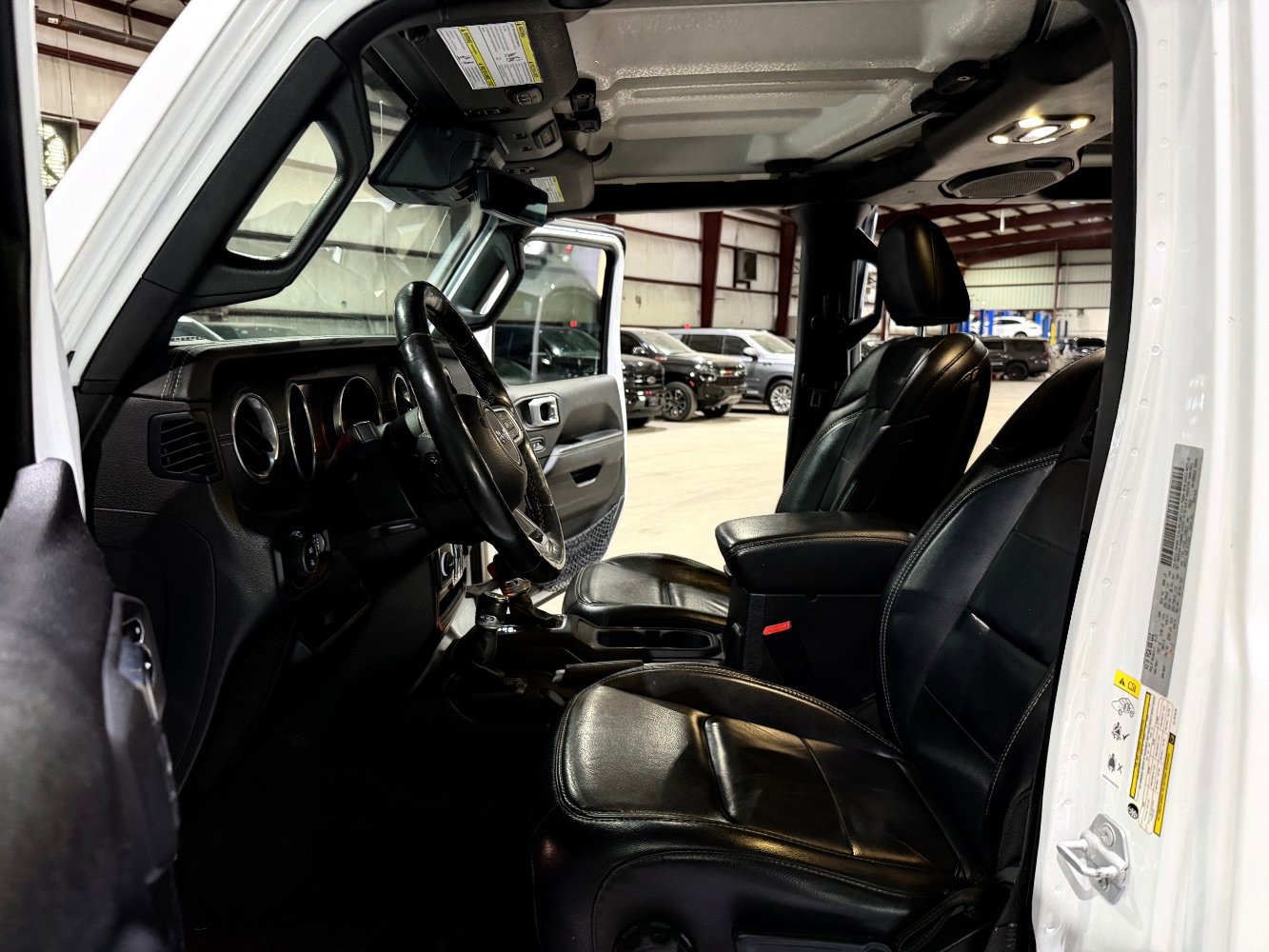Used 2020 Jeep Gladiator Overland AWD/4WD image 13