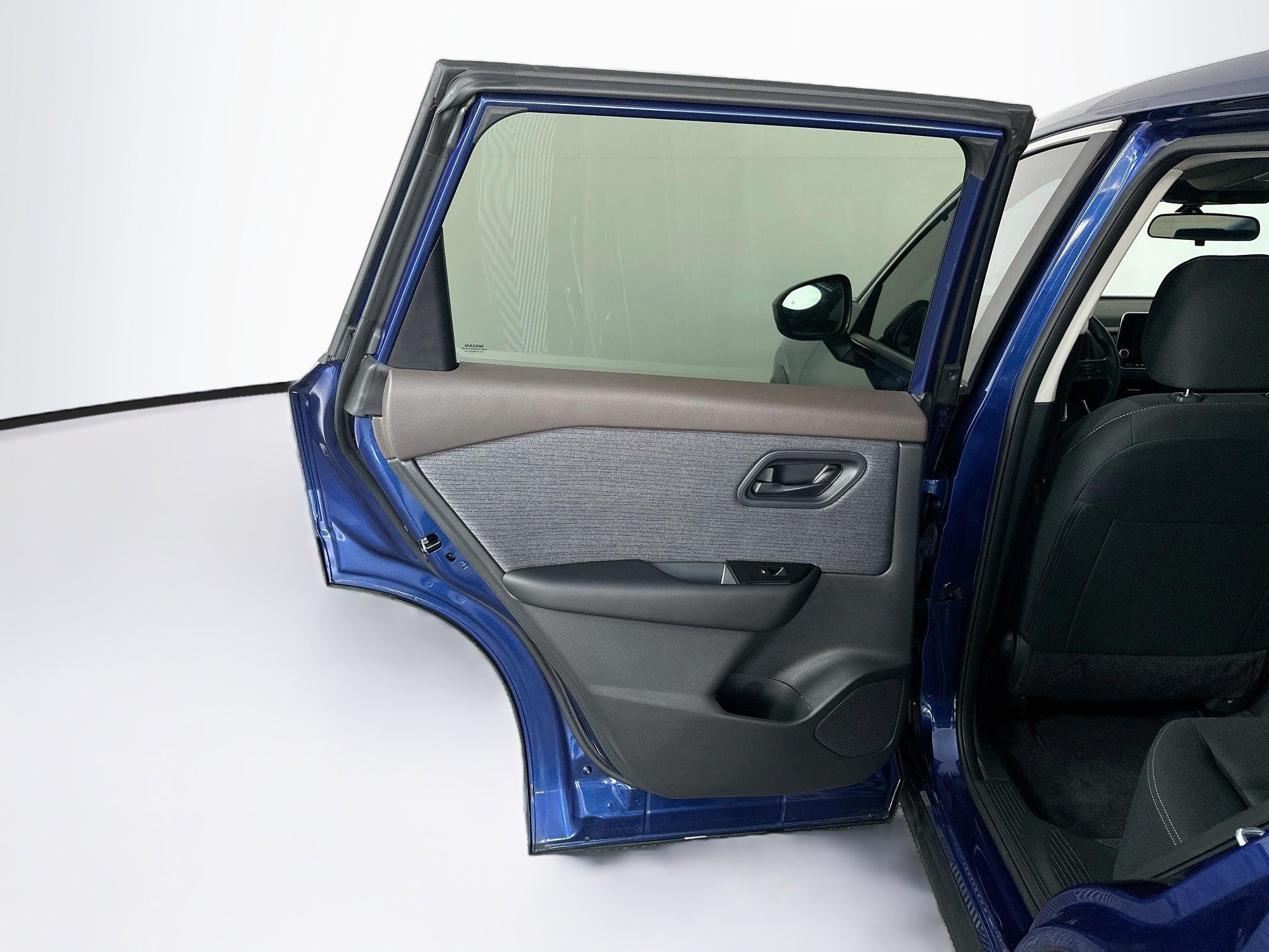 Used 2023 Nissan Rogue S FWD image 27