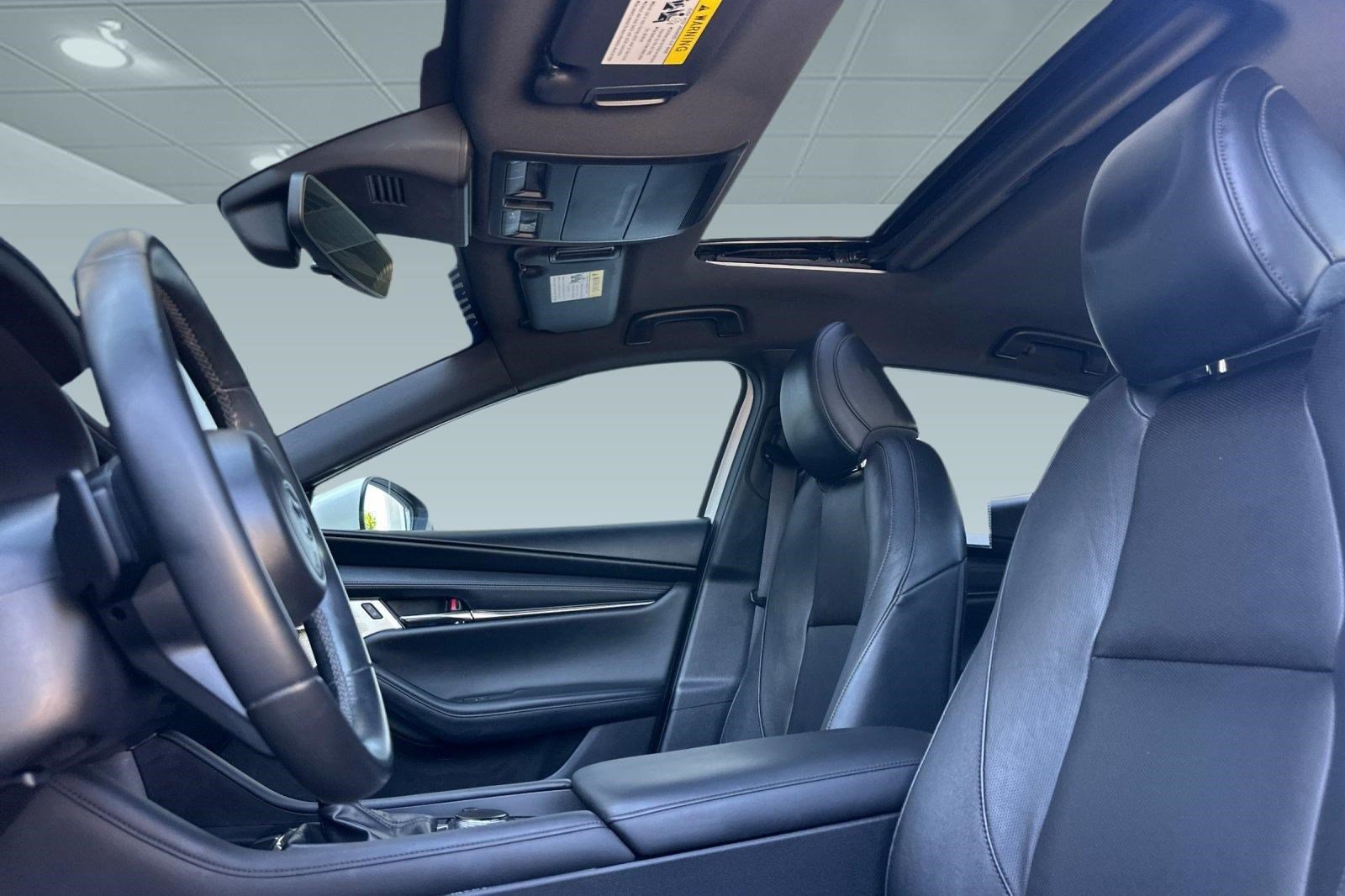 Used 2020 MAZDA MAZDA3 Premium Package image 15