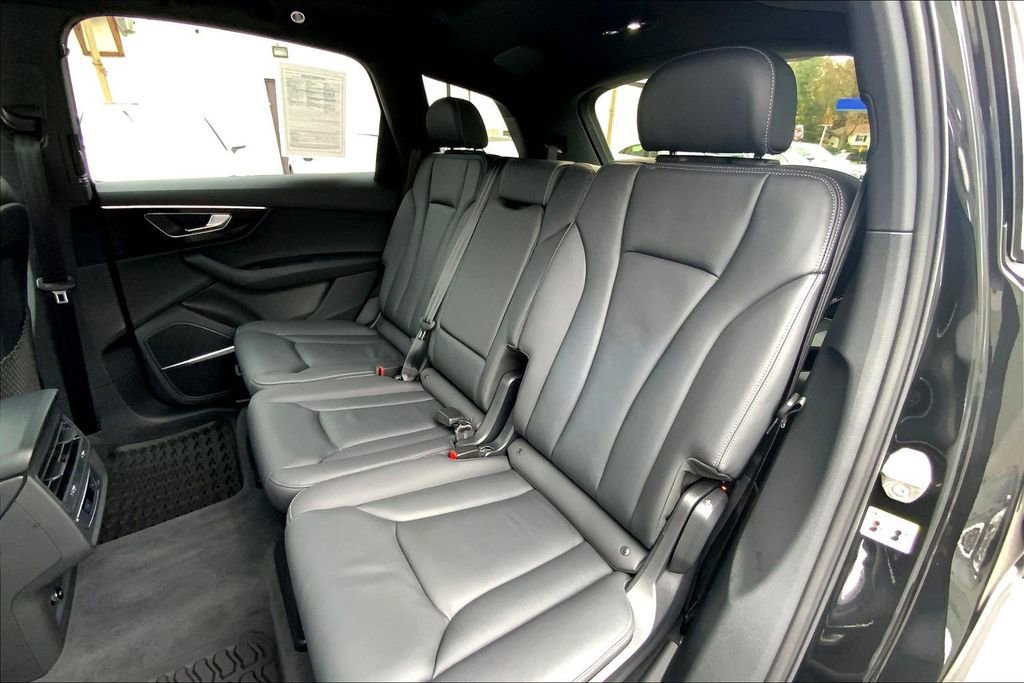 Certified 2025 Audi Q7 2.0T Premium w/ Convenience Plus Package image 21