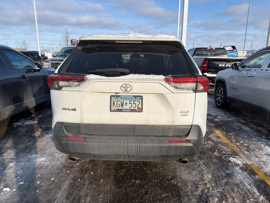 Used 2023 Toyota RAV4 XLE w/ Convenience Package image 5