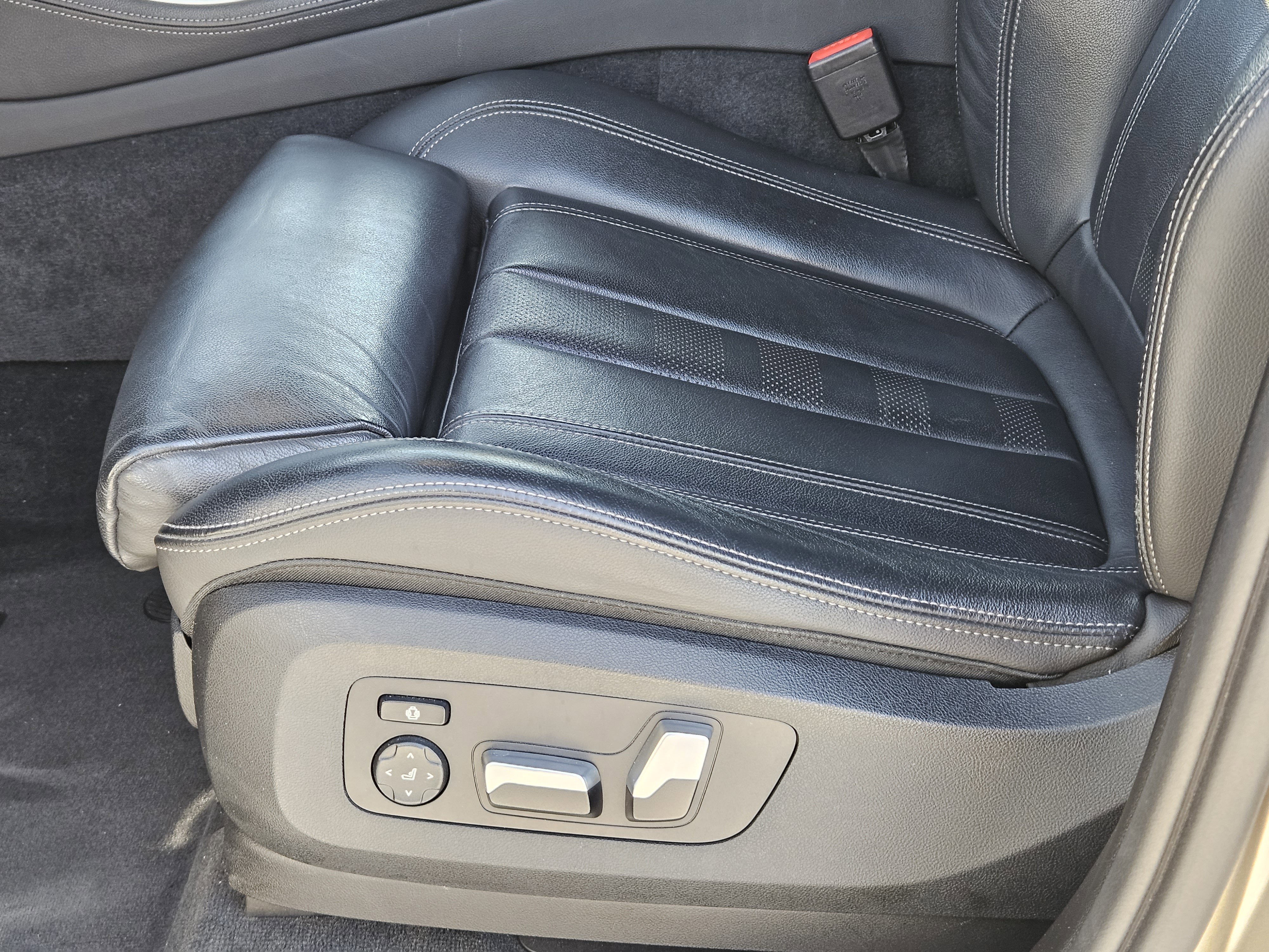 Used 2019 BMW X5 xDrive40i w/ Premium Package image 26