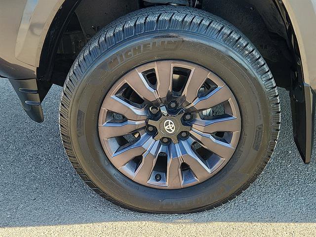 Used 2022 Toyota Tacoma Limited image 8