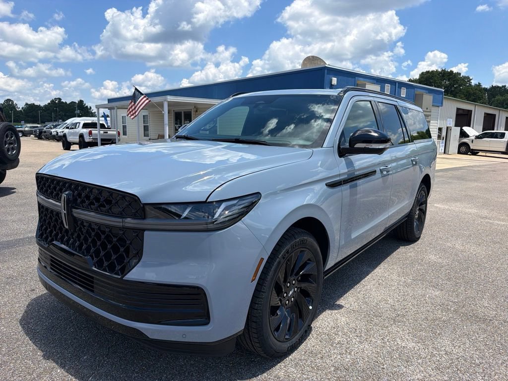 Used 2026 Lincoln Navigator L Reserve w/ Jet Appearance Package