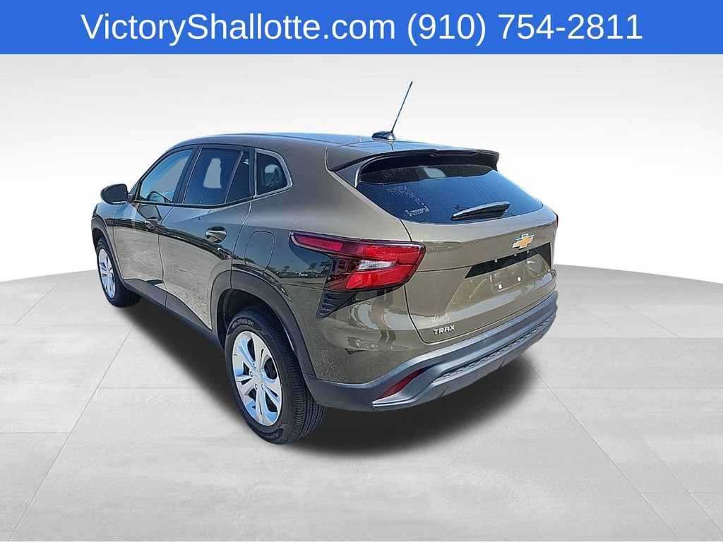 Used 2024 Chevrolet Trax LS FWD image 22