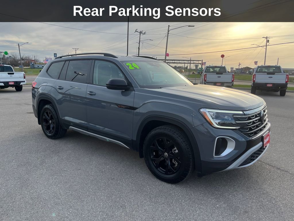 Used 2024 Volkswagen Atlas Peak Edition SE image 9