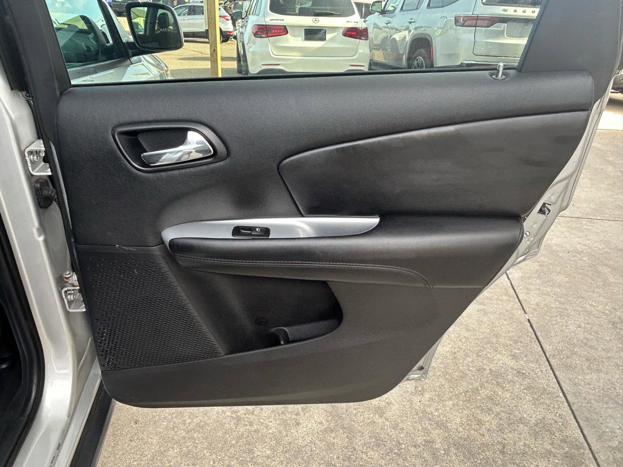 Used 2012 Dodge Journey SXT w/ Flexible Seating Group FWD image 16