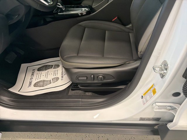 Used 2025 Chevrolet Trax ACTIV w/ Driver Confidence Package image 13