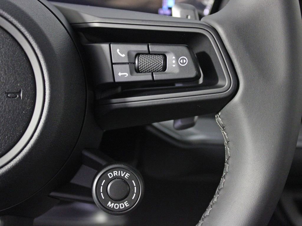 Certified 2026 Porsche Cayenne Coupe image 24