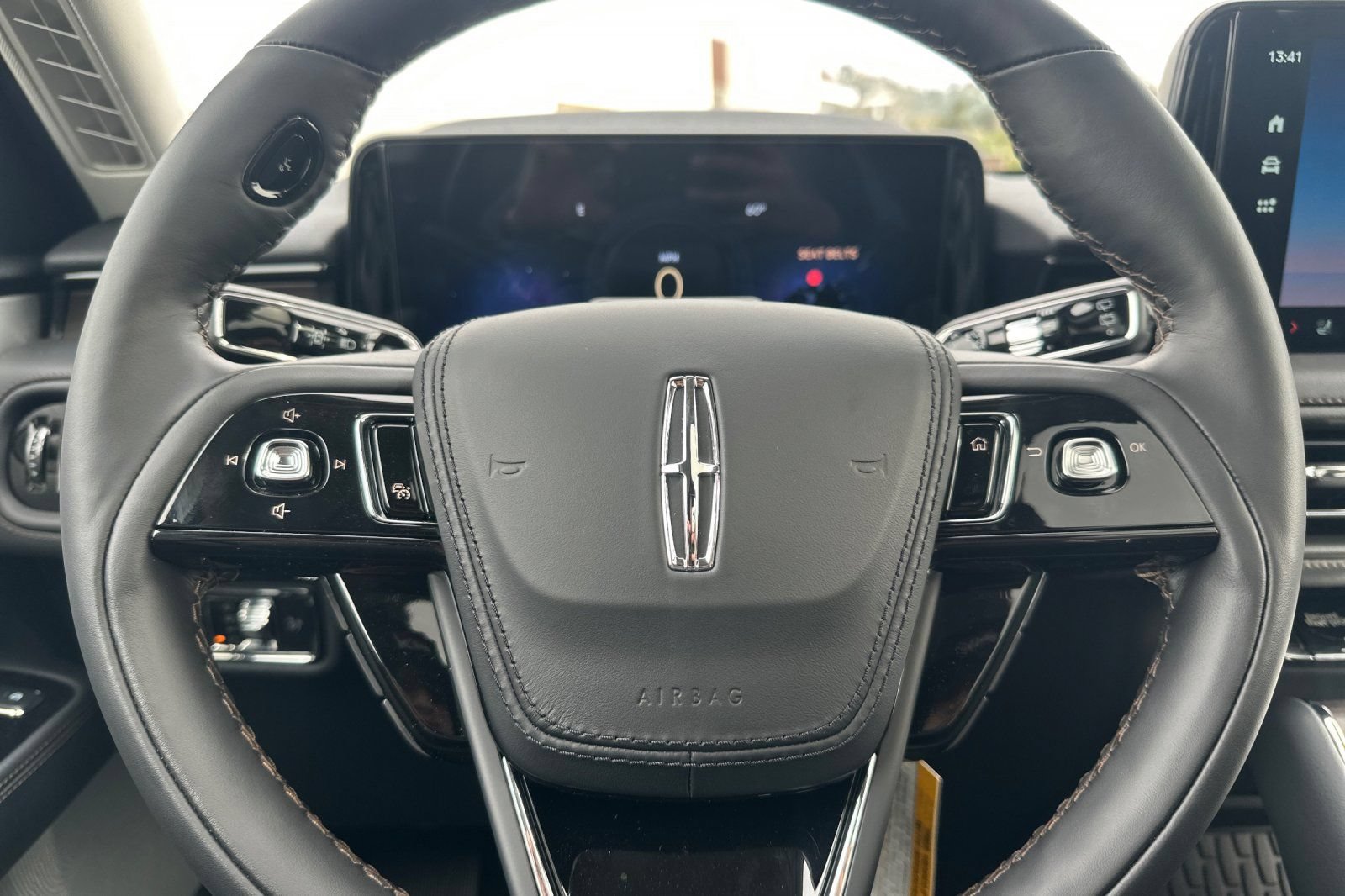 New 2026 Lincoln Aviator Reserve w/ Luxury Package RWD image 22
