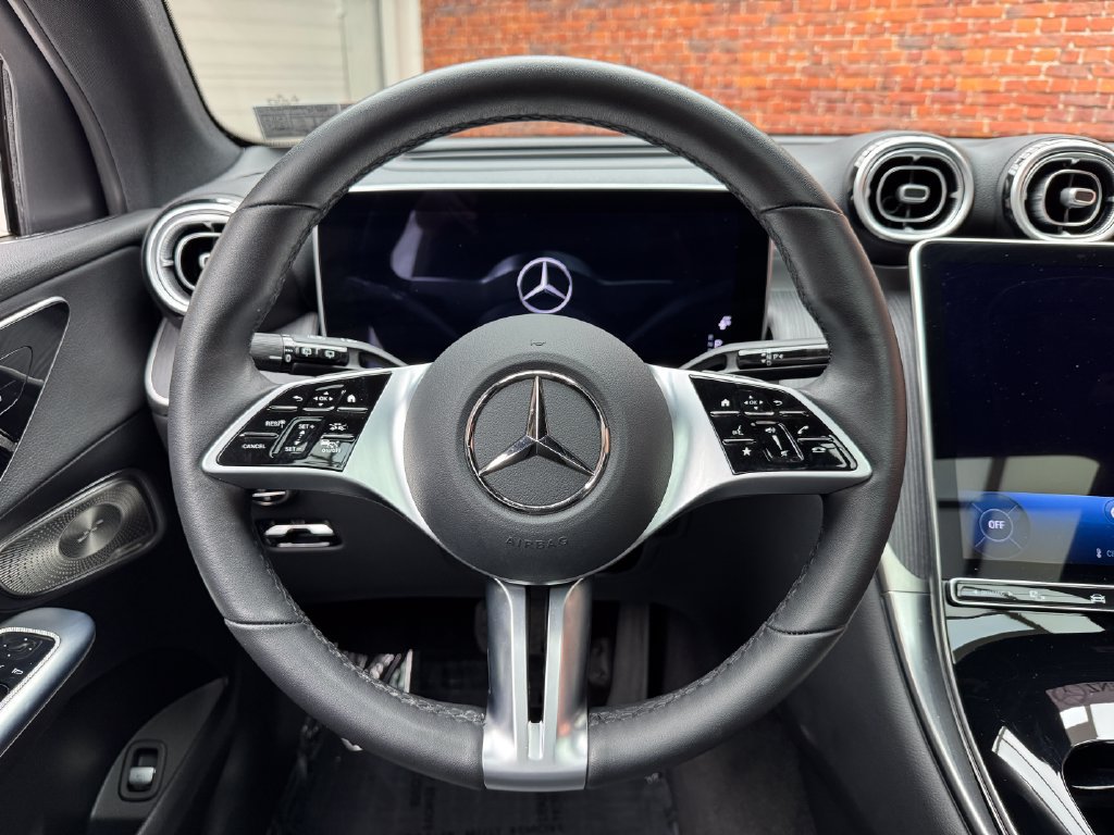 Certified 2025 Mercedes-Benz GLC 300 4MATIC image 15