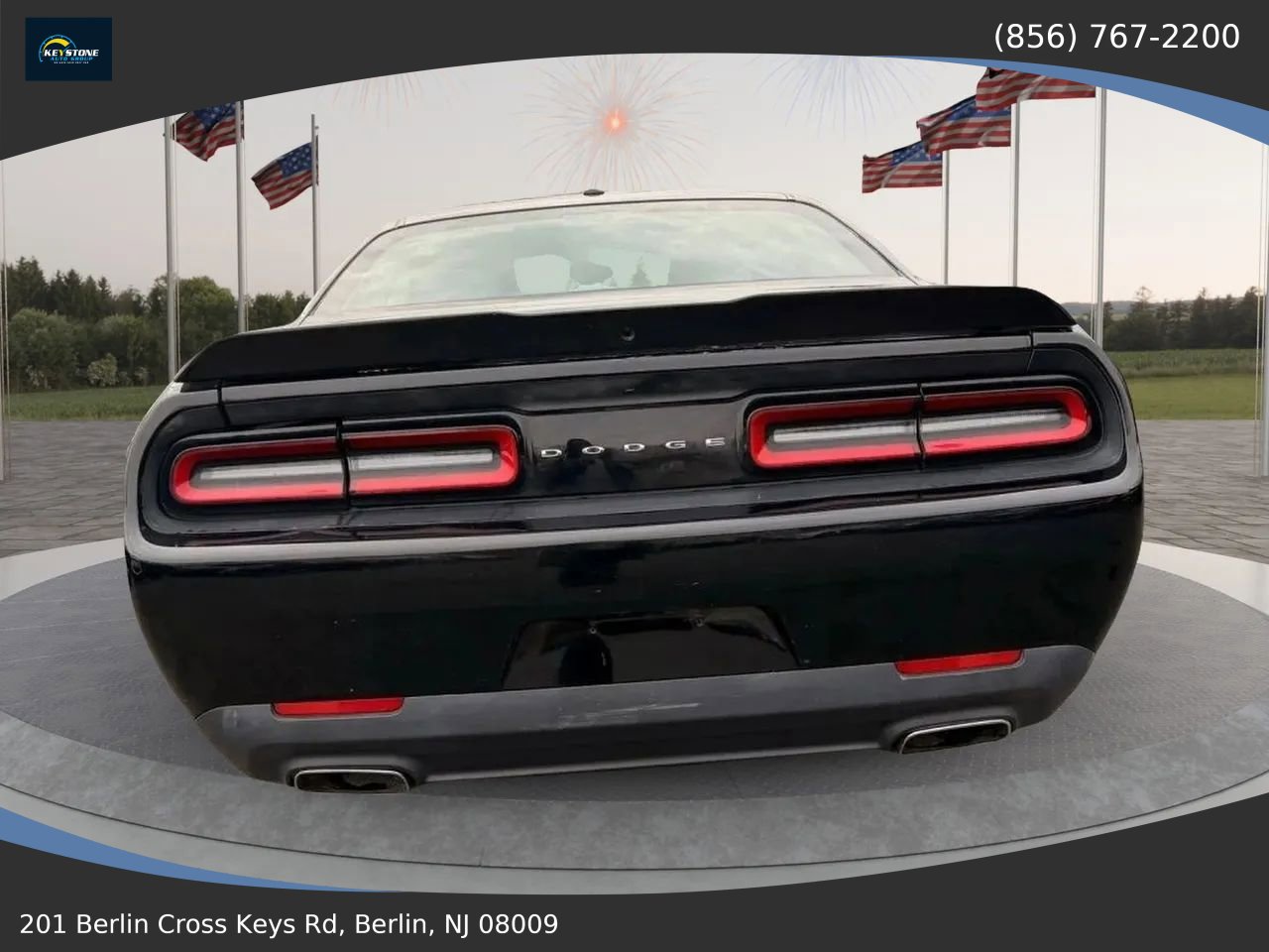Used 2015 Dodge Challenger SXT RWD image 6