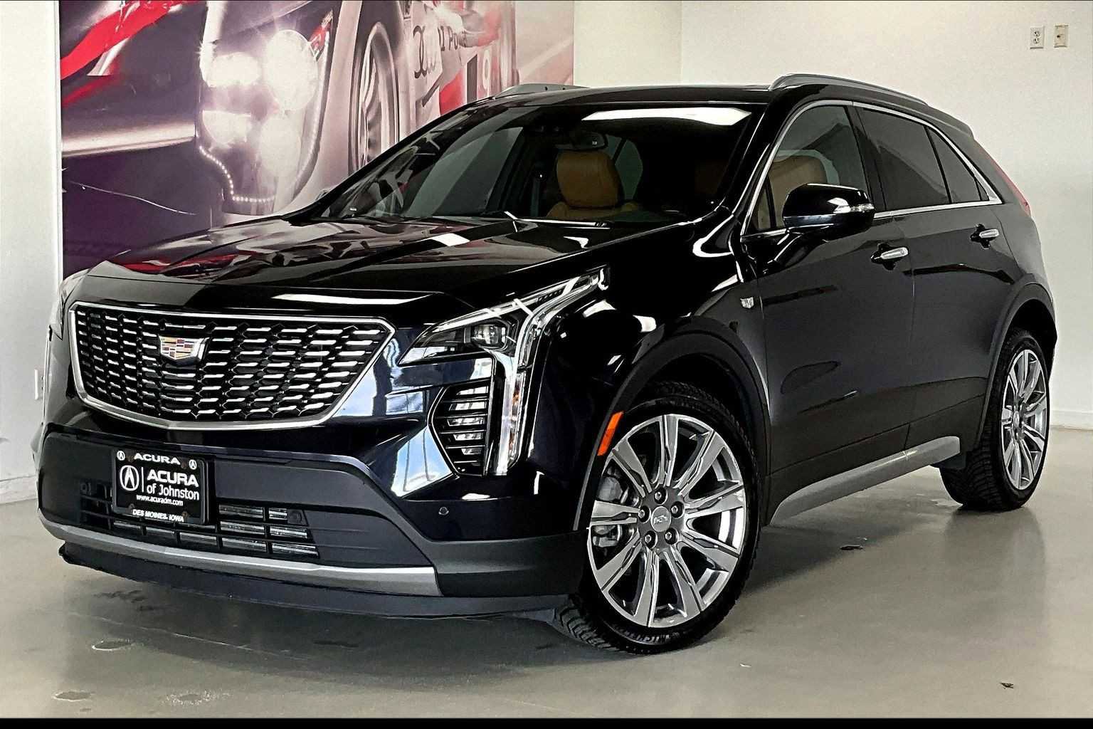 Used 2023 Cadillac XT4 Premium Luxury image 1