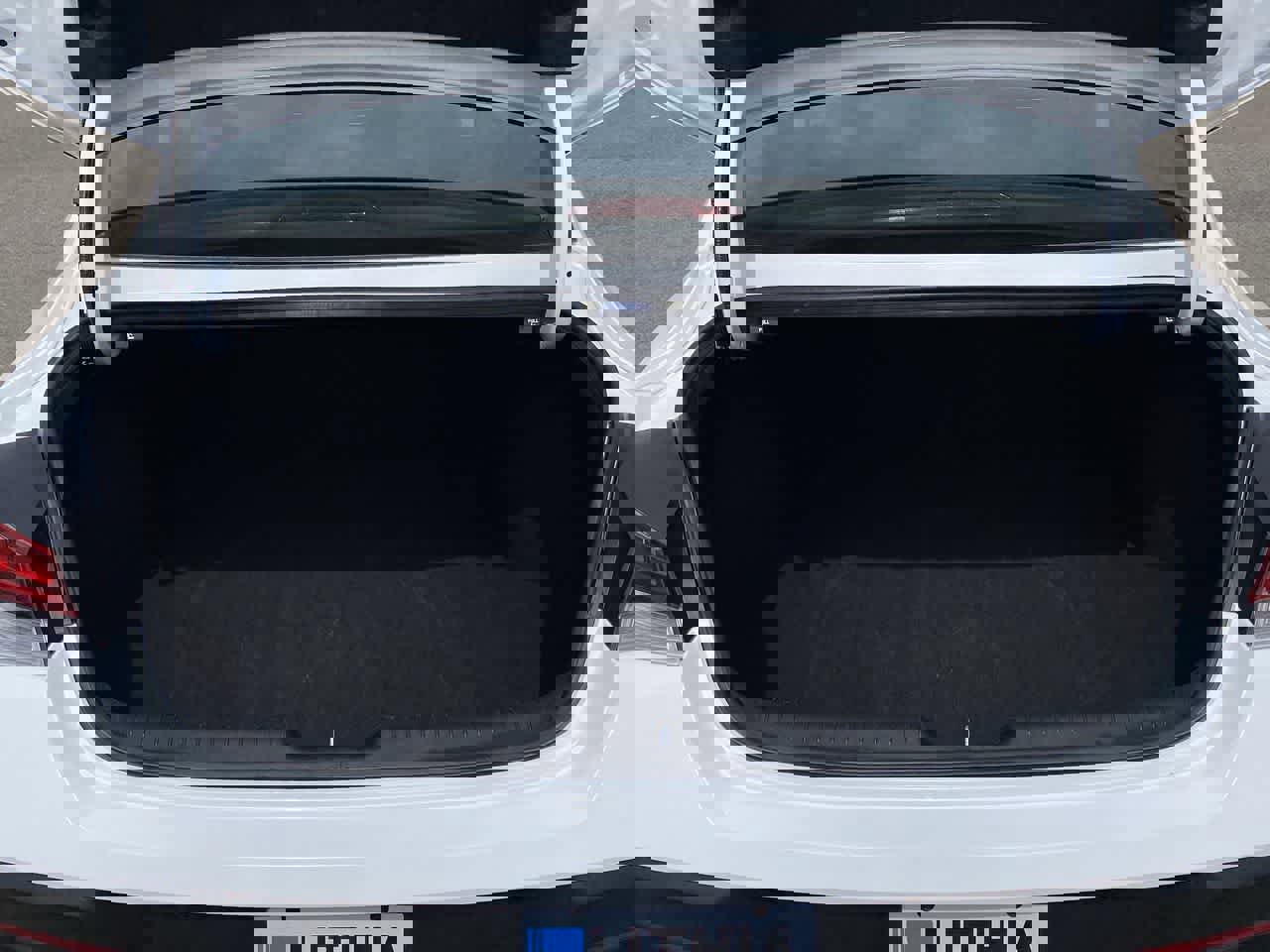 Used 2025 Hyundai Elantra SEL image 24