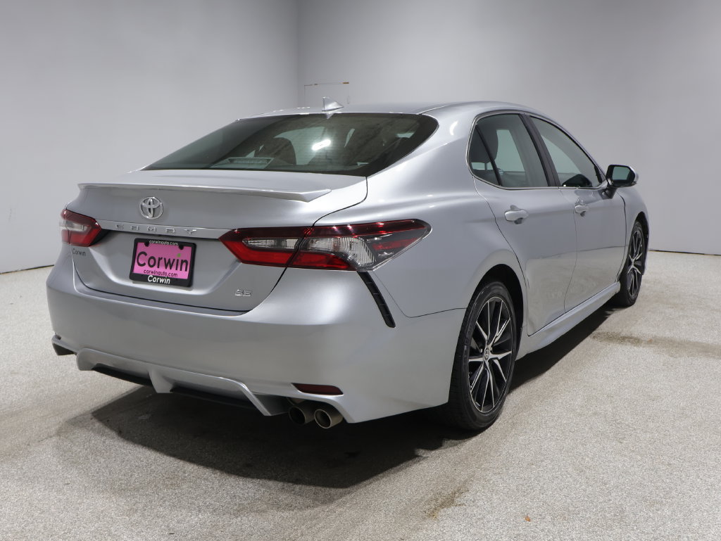 Used 2023 Toyota Camry SE w/ Convenience Package FWD image 2
