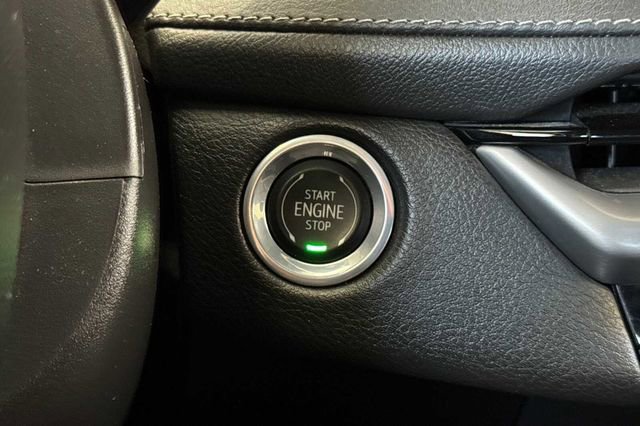 Certified 2024 Cadillac XT4 Premium Luxury image 22